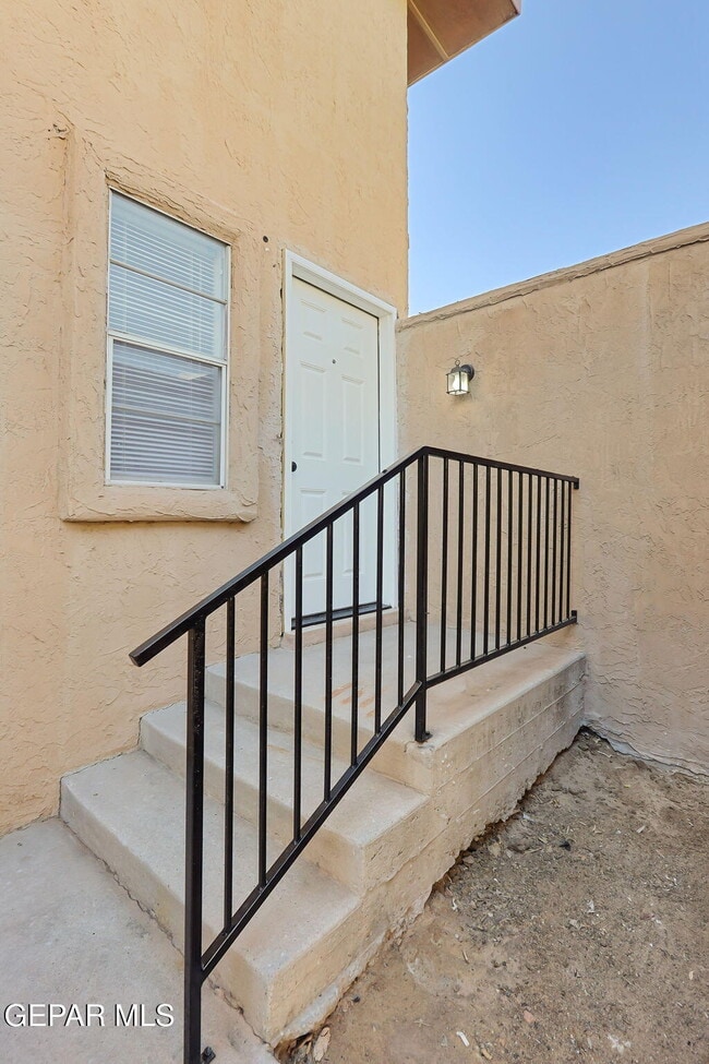 Building Photo - 11100 Vista Lago Pl