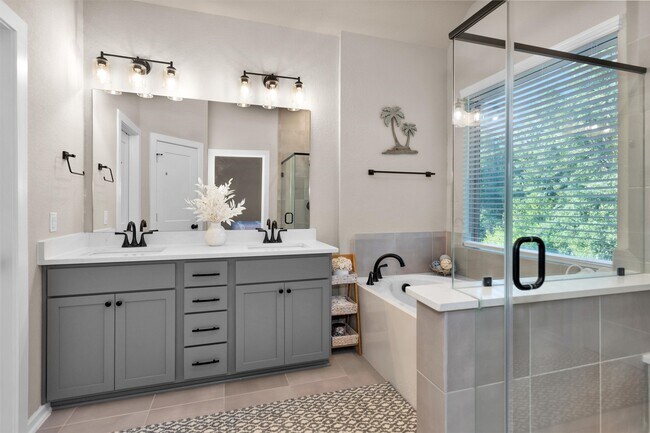 Building Photo - 579 Longleaf Pine Dr