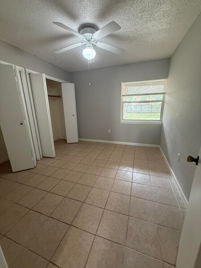 Building Photo - 616 W Sunset Blvd