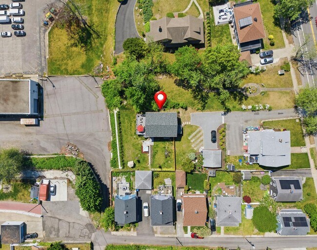 Building Photo - 1124 Narragansett Blvd