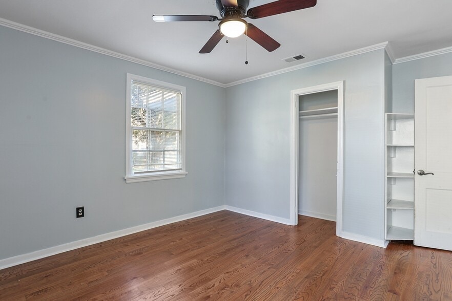 Building Photo - 1923 New Mexico St