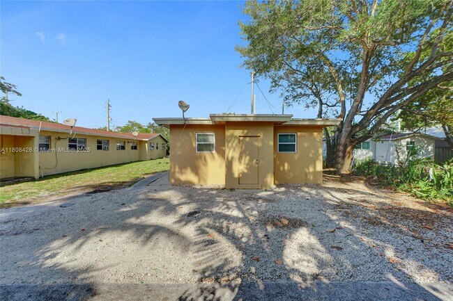 Building Photo - 429 NW 9th Ave