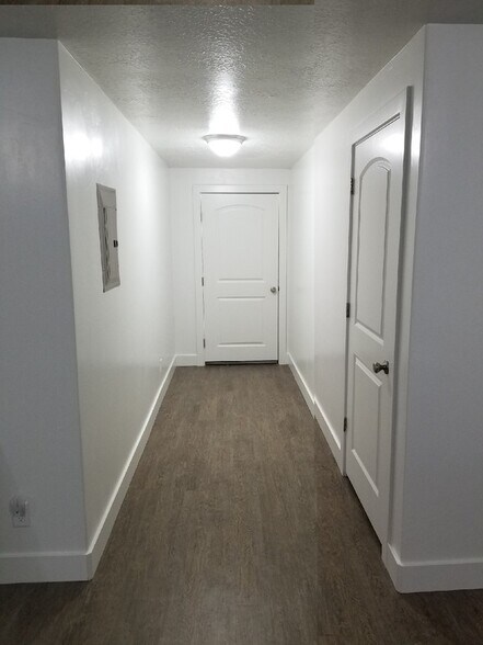 Building Photo - 784 E 2660 N