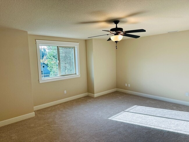 Building Photo - Beautiful Custom Felida Home