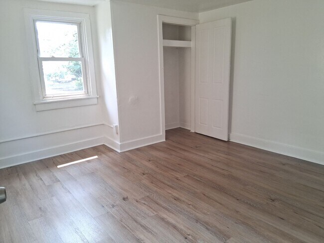 Building Photo - 213 Cohansey St