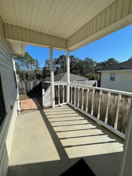 Building Photo - 447 Apple Dr