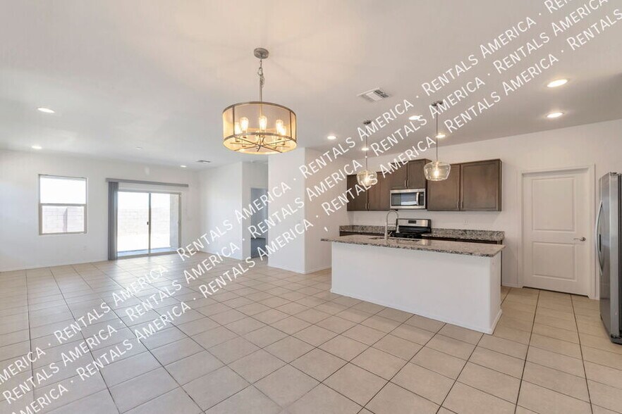 Building Photo - 6952 W Hedge Rose Dr