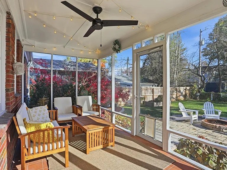 Building Photo - 5873 Kingsley Dr