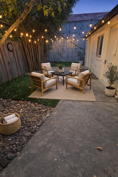 Patio - 927 Stewart St