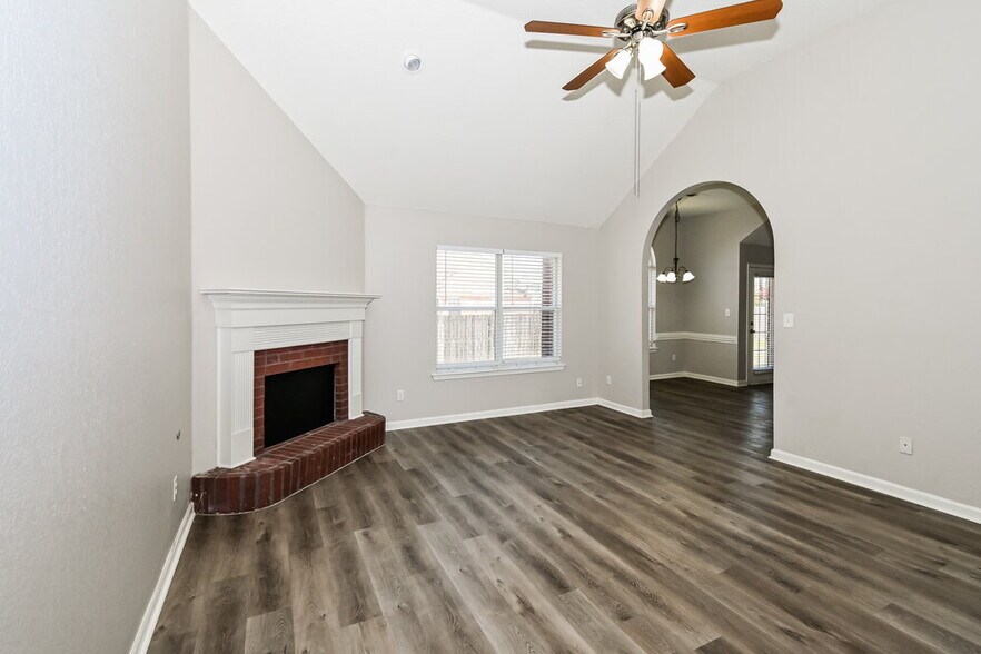 Building Photo - 9946 Rachel Shea Ave
