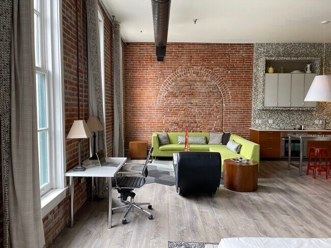 South facing view - 412 Delaware St