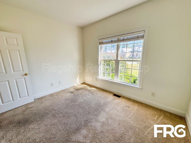 Building Photo - 2426 Pinetops Dr