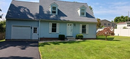 Building Photo - 40 Linoak Rd