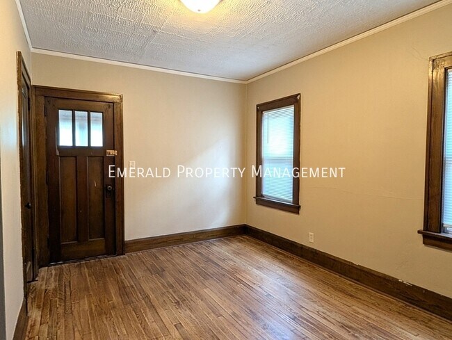 Building Photo - 116 Regan St