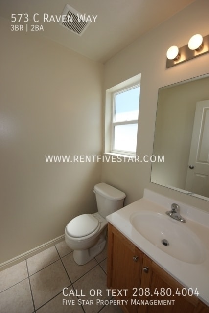Building Photo - 573 Raven Way
