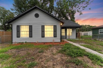 Building Photo - 2313 Palm Ave