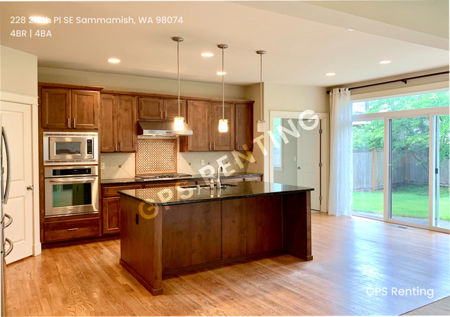 Building Photo - Available Now! Spacious 4BR Home in Pine M...