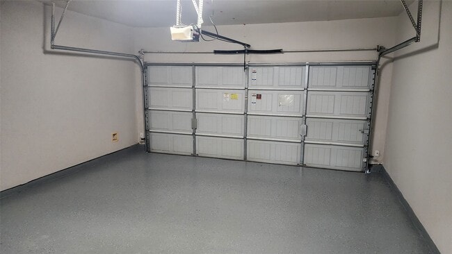 Building Photo - 11430 Hackmatack Way