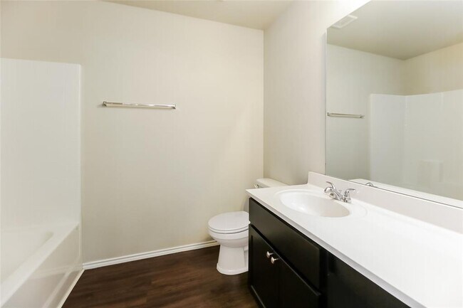 Building Photo - 1800 Sloane Dr