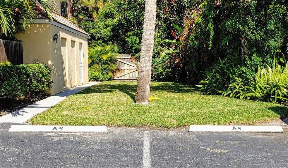 Entrance - 1001 Royal Palm Blvd