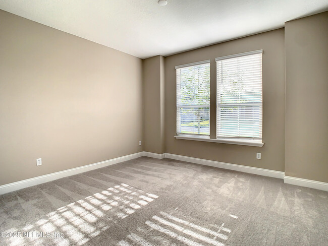 Building Photo - 380 Brybar Dr