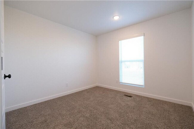 Building Photo - 1081 Boardwalk Ave