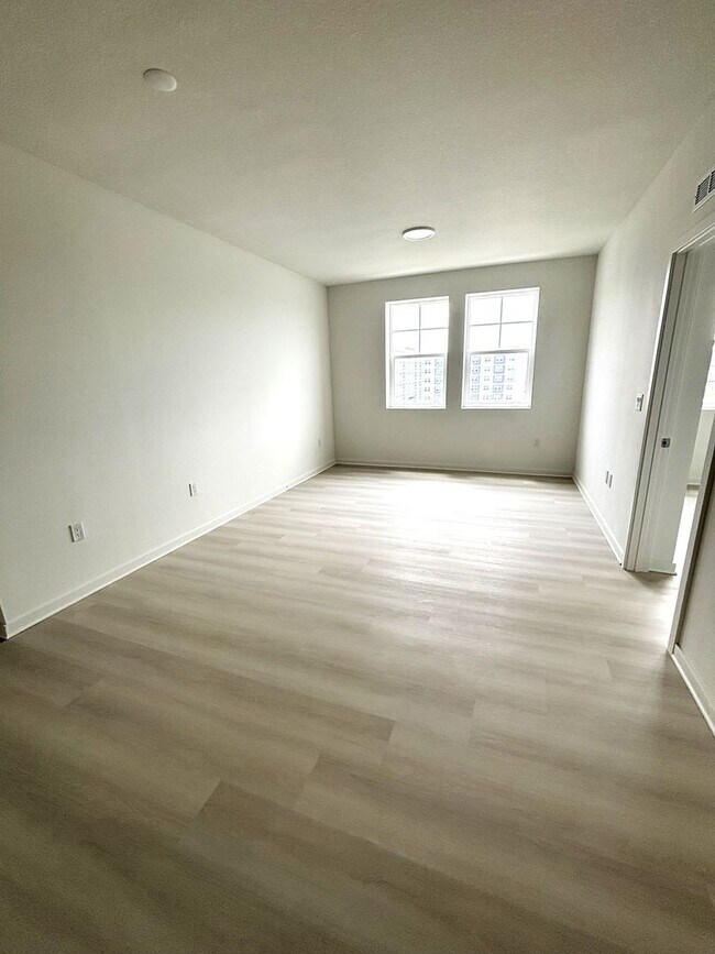 Building Photo - 5579 Millenia Park Blvd
