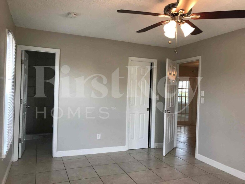 Building Photo - 112 Stafford Pl