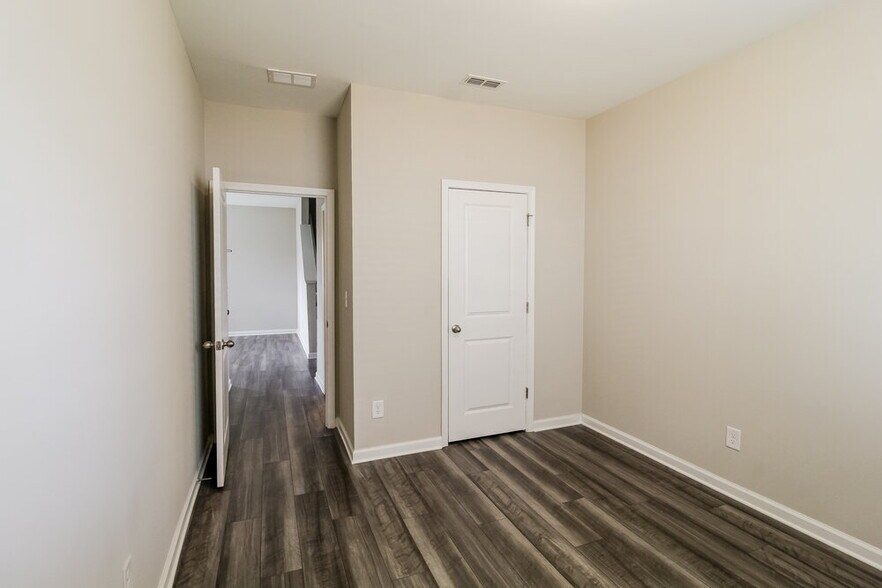 Building Photo - 3954 Kendrick Cir