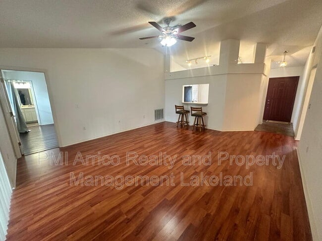 Building Photo - 8150 Oakhurst Blvd