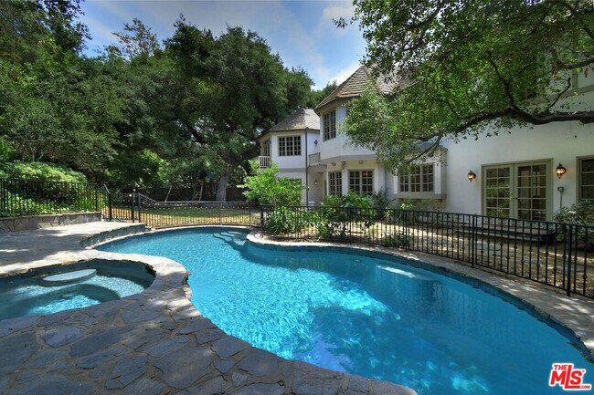 Building Photo - 3254 Oakdell Rd