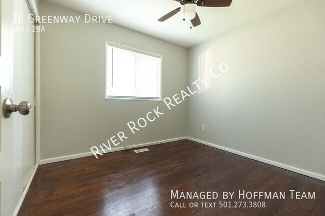 Building Photo - 26 Greenway Dr