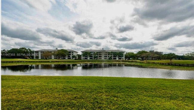 Building Photo - 1520 Whitehall Dr