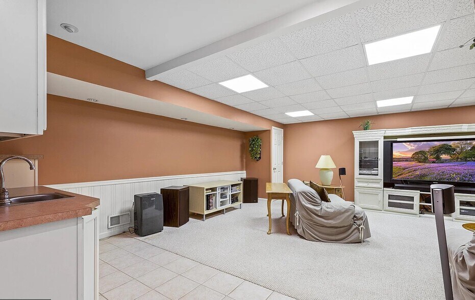 Building Photo - 387 Wheatfield Cir