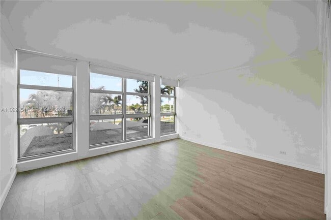 Building Photo - 5055 Collins Ave