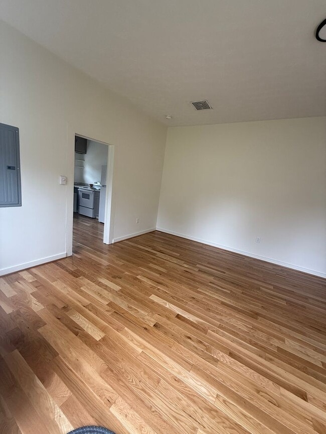 Building Photo - oliv3574