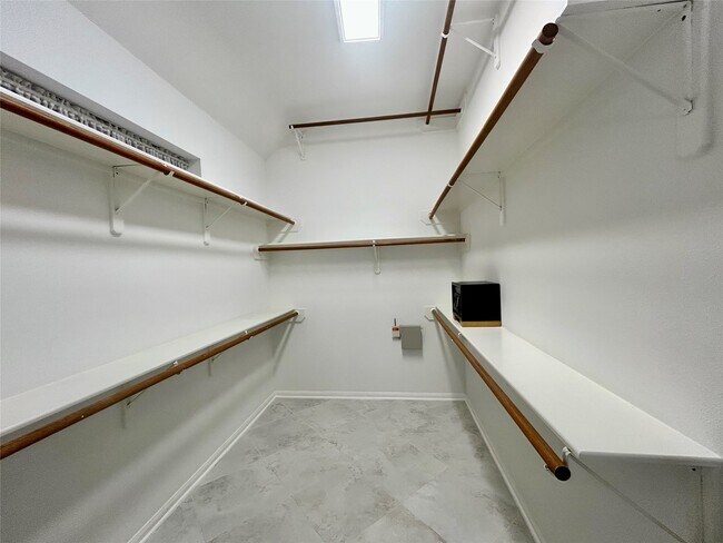 Building Photo - 16807 Laguna Springs Dr