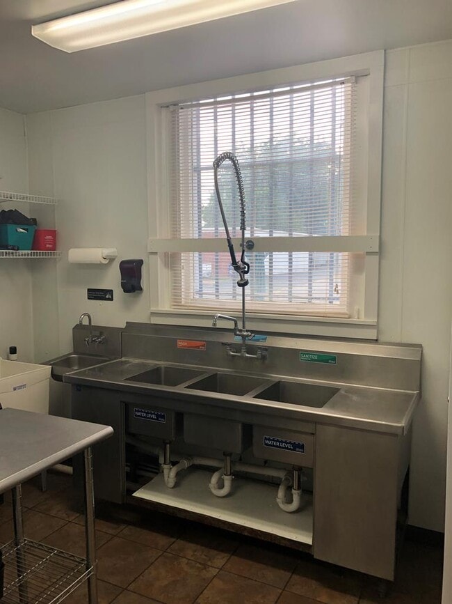 Building Photo - 25514 E Main St