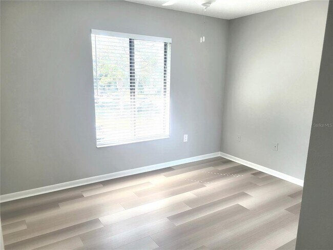 Building Photo - 1308 Pine Ridge Cir E