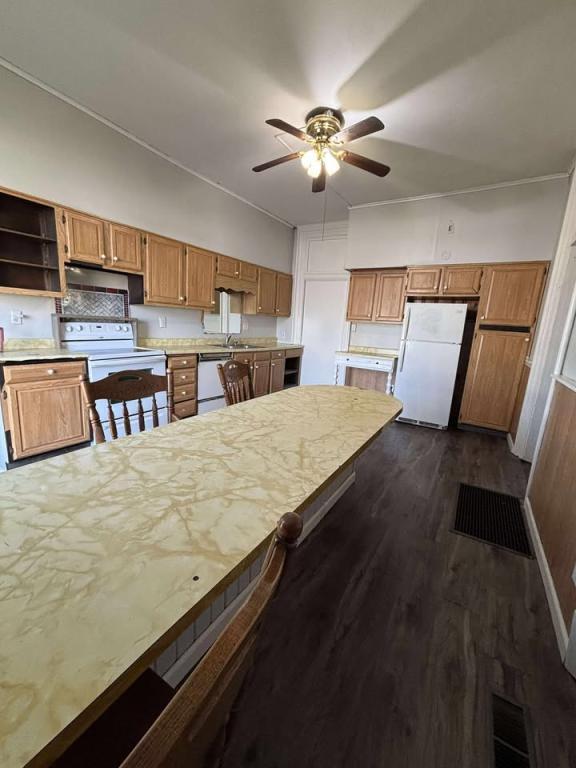 Building Photo - 221 N Columbia St