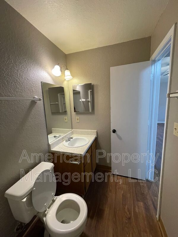 Building Photo - 13120 E 44th St