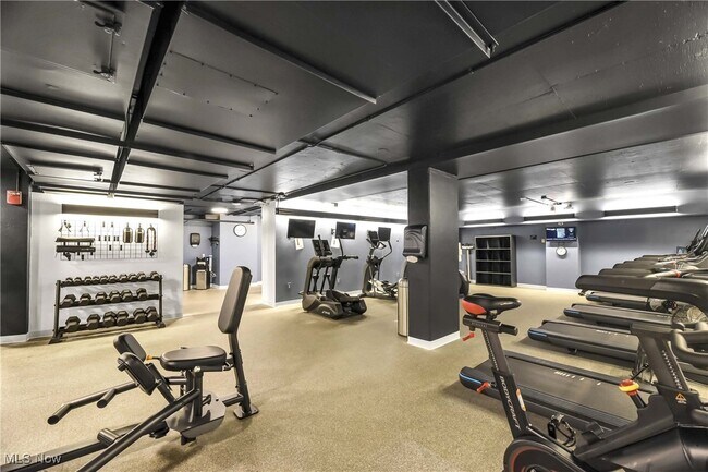 Building Photo - 12700 Lake Ave