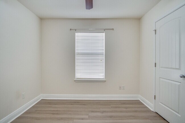 Building Photo - 3-Bedroom Home with Open Floor Plan, and Oversized Primary Suite - Available 1/30