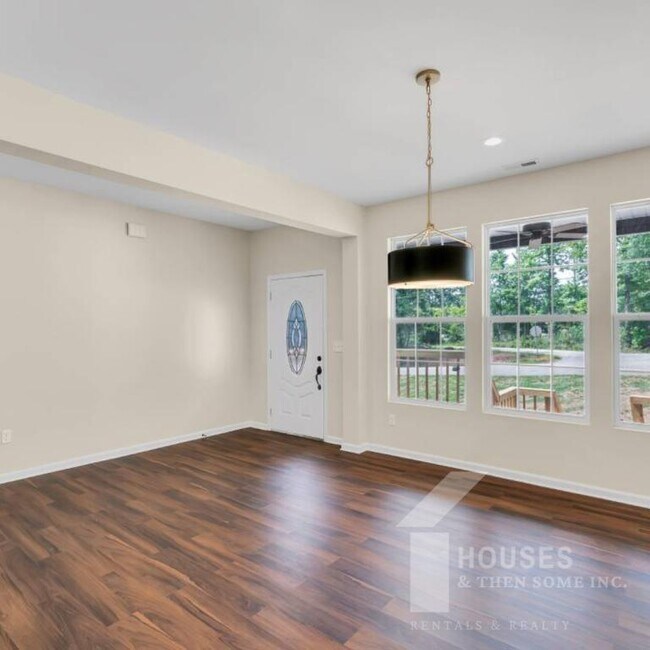 Building Photo - 1505 E Saluda Lake Rd