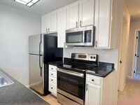 Building Photo - 880 E Fremont Ave