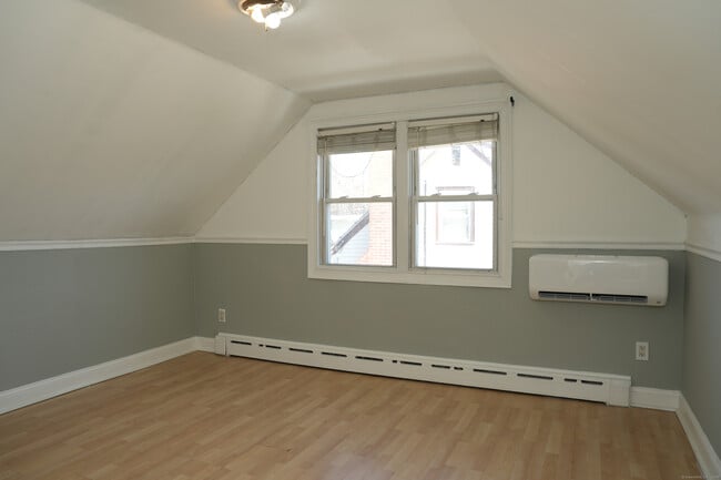 Building Photo - 5 Nash Pl