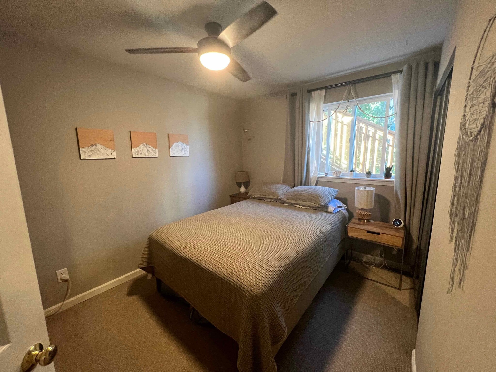 102 bedroom 2 - 631 N Garden St