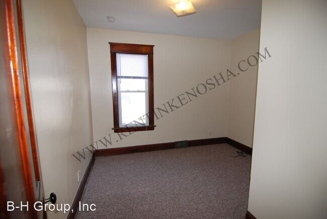 Building Photo - 4038 10th Ave