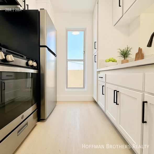 Building Photo - 700 Glenway Dr