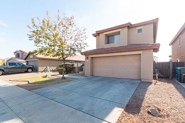 Building Photo - Beautiful Home in Laveen with Resort Style...